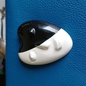 Design Face Brooch 🙂, Large